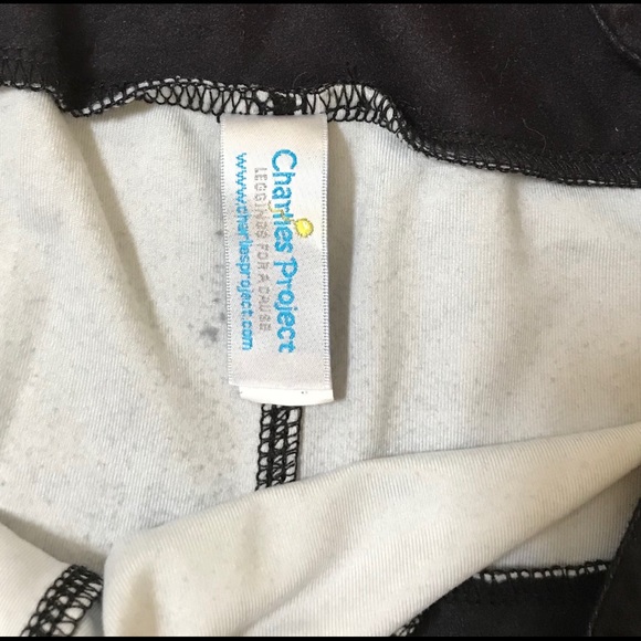 Black & White Floral Leggings - Picture 5 of 6